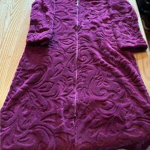 Vintage Miss Elaine Women’s Fleece Robe PS Zip Burgundy Loungewear Floral Swirl